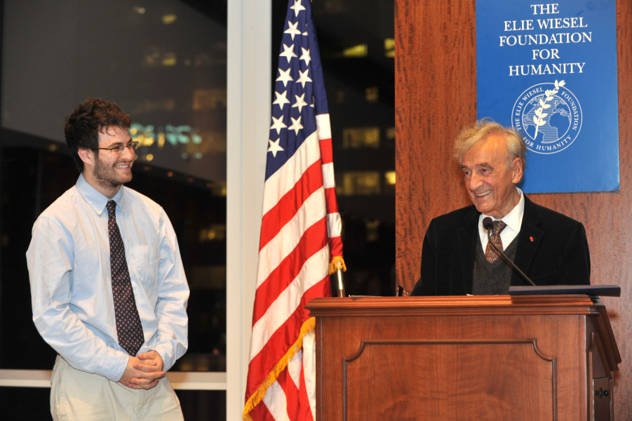 Ben Asen Event Photo: Elie Wiesel presenting The Essay Prize to a Student at the Elie Wiesel Foundation Essay Awards