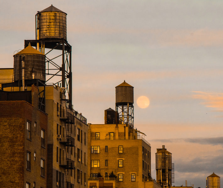 Ben Asen Personal Work Photo: color photo moonrise over water tower, Manhattan New York City