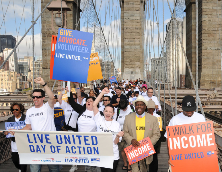 Ben Asen Event Photo: United Way of NYC Live United Walk with People Walking Over the Brooklyn Bridge